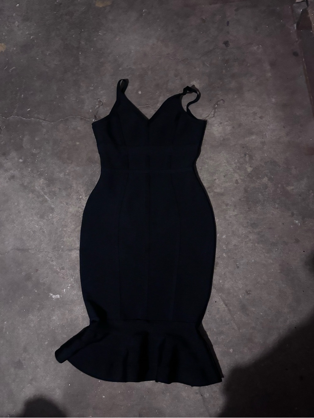 Boohoo Black V-Neck Mermaid Hem Midi Dress